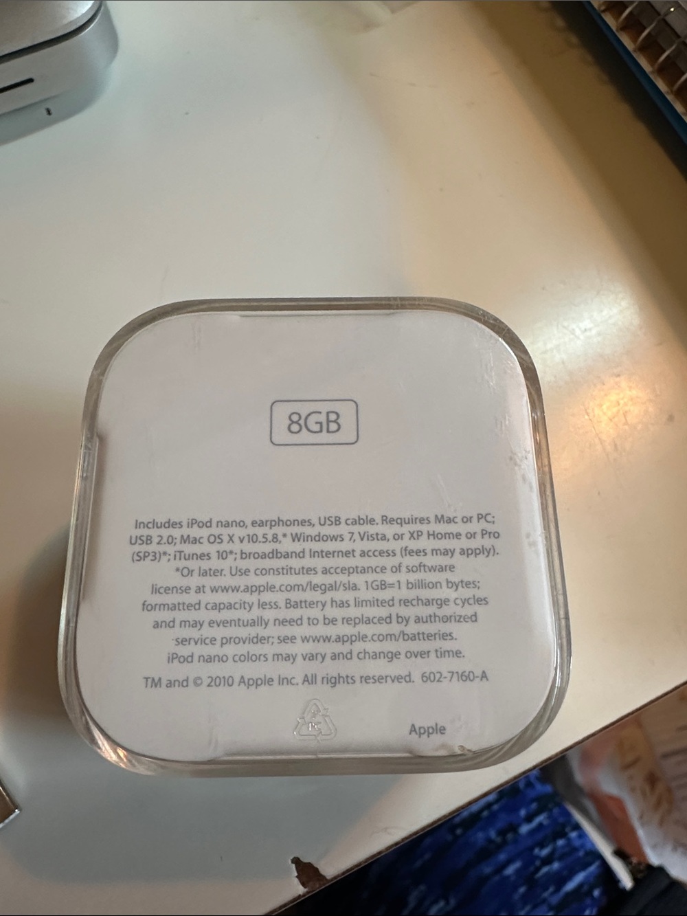 Apple Silver iPod Nano 6th generation 8GB with White EarPods and Lightning Cable - Picture 2 of 7